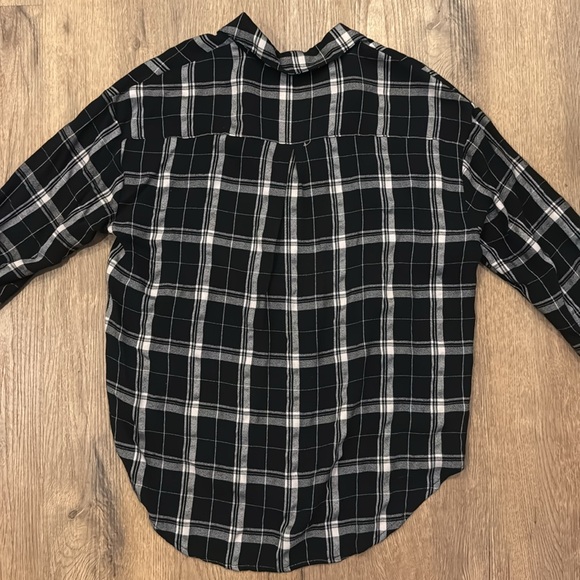 LUSH Black and White Plaid Button Up - Picture 4 of 4